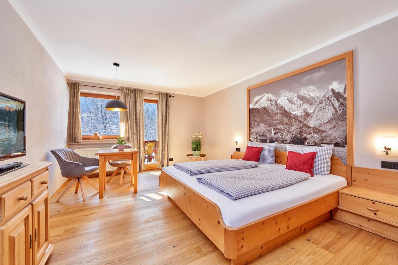Gaestehaus Brandnerhof Garmisch-Partenkirchen Exterior photo